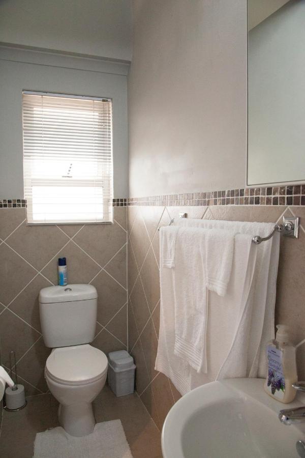 D'Urbanmist Self-Catering Guest House 더반빌 외부 사진