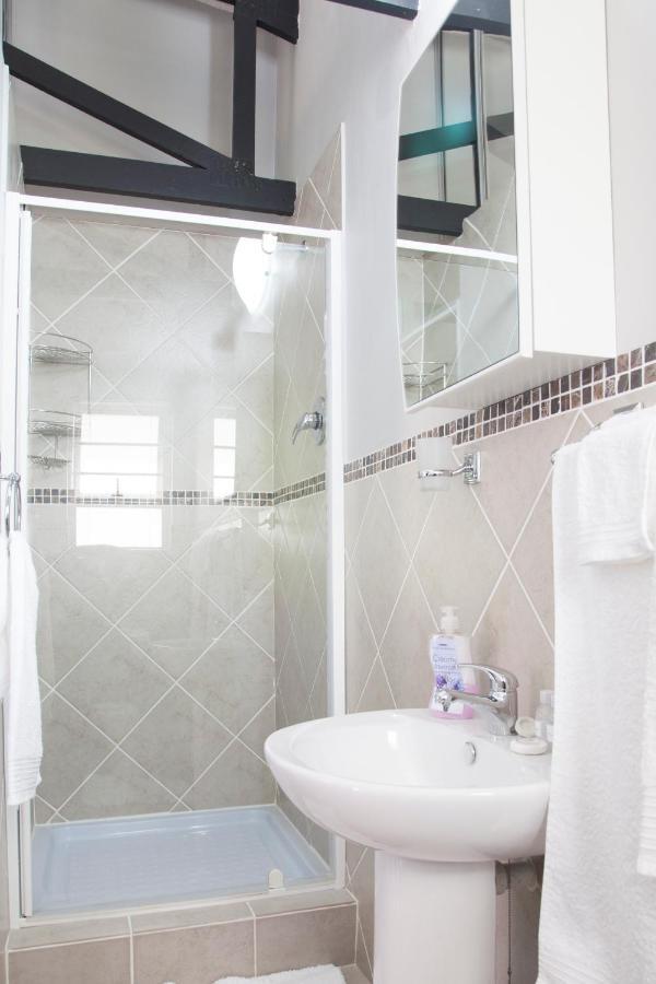 D'Urbanmist Self-Catering Guest House 더반빌 외부 사진